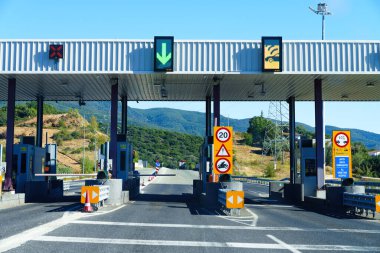 Yunanistan 'da otoyol ücreti. Yazı 3 Ekim 2022 'de çekildi.