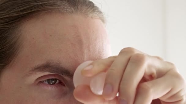 Close Man Face Using Quartz Glass Mushroom Shape Stone Massage — Video Stock