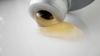 Sarı sıvı cilt kozmetik jeli, makro shot.
