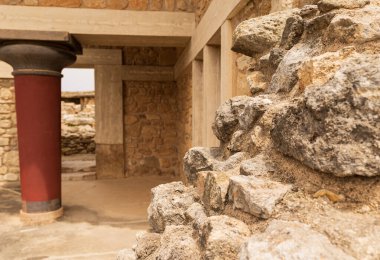 Yunanistan 'ın Girit kentindeki Heraklion yakınlarındaki Knossos antik arkeolojik alanı. Seçici odak