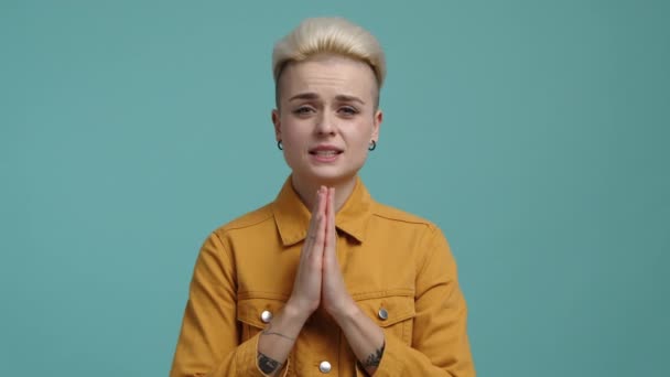 Portrait Young Praying Woman Looking Camera Cute Young Woman Looking — Stock Video