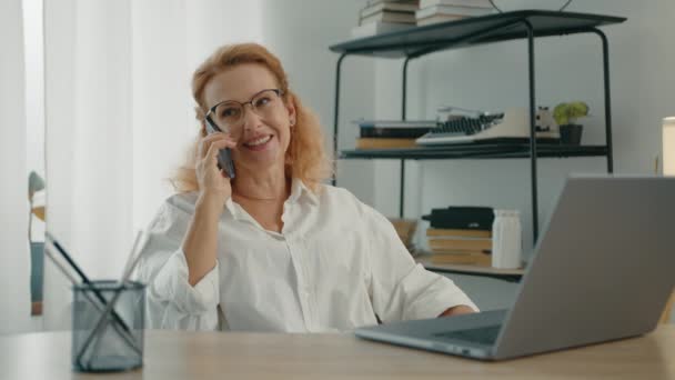 Curly Blonde Charming Smile Light Make Distracting Work Laptop Talk — Stock Video