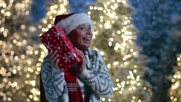Cheerful Cute Black Woman Cardigan Ornament Shaking Putting Box Red — Stock Video