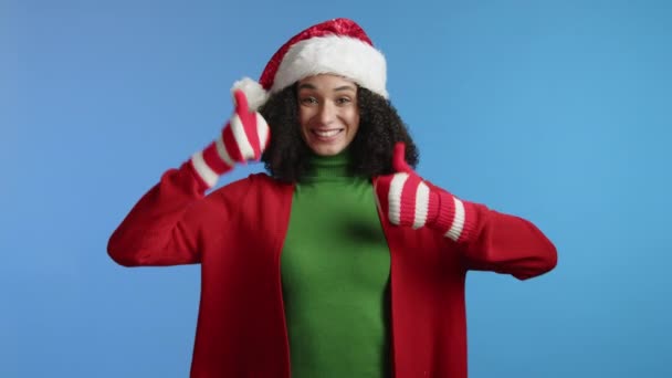 Smiling Woman Short Fluffy Curly Hair Green Turtleneck Red Cardigan — Stock Video