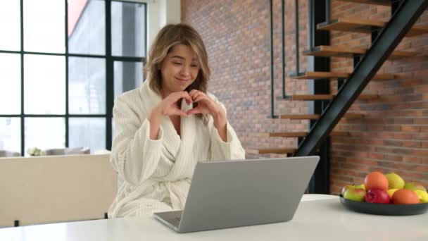 Woman White Robe Stylish Loft Apartment Large Windows Communicates Video — Stock Video