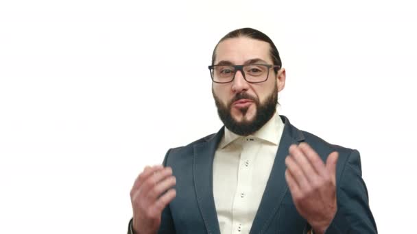 Empresário Animado Com Barba Óculos Conta Animadamente Uma História Suas — Vídeo de Stock