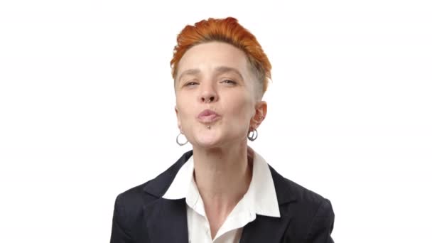 Dieses Bild Zeigt Eine Selbstbewusste Rothaarige Geschäftsfrau Einem Eleganten Anzug — Stockvideo