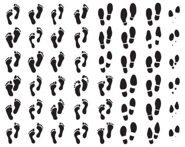 Beyaz arka planda çeşitli ayakkabı ve insan ayakları izleri var.