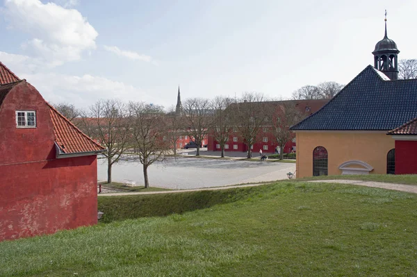 Centrala Torget Kastellet Med Gräs Förgrunden Och Molnig Himmel Köpenhamn — Stockfoto