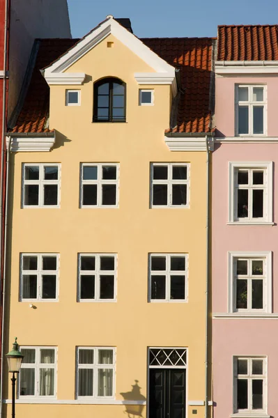 Žlutý Historický Řadový Dům Nyhavnu Centru Kodaně Dánsku — Stock fotografie