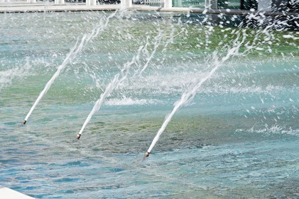荷兰阿纳姆市政厅附近喷泉的封堵 — 图库照片