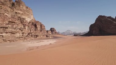 Ortadoğu 'daki Ay Vadisi, Ürdün' deki Wadi Rum Çölü manzarası..
