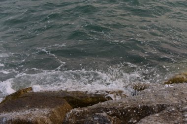 Rayong Tayland 11 Mart 2023 Rayong sahilinde kum ve mavi gökyüzü Rayong Tayland 'da bulut ile