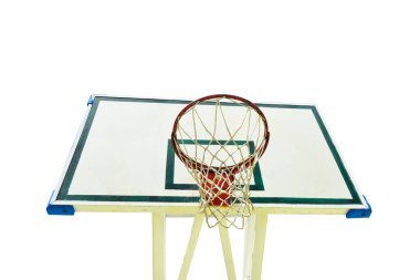 Basketbol sahası mavi gökyüzü ve beyaz arka plan. Mavi gökyüzü.