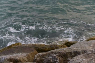 Rayong Tayland 11 Mart 2023 Rayong sahilinde kum ve mavi gökyüzü Rayong Tayland 'da bulut ile