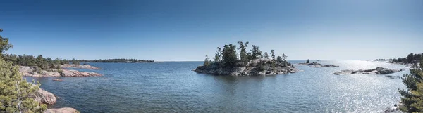 Panoramic View Trees Growing Rock Formations Amidst Seascape Clear Blue — Stock Photo, Image
