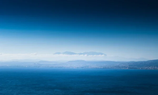 Aerial Tranquil View Seascape Mountain Range Blue Sky — Stock Photo, Image