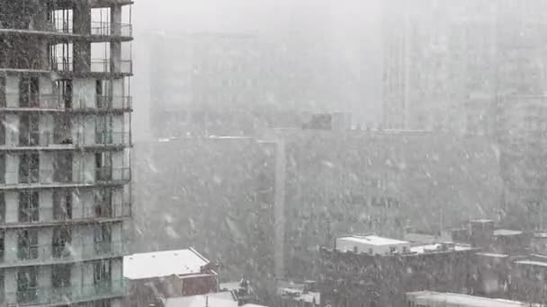 Moderne Hochhäuser Bei Starkem Schneefall Winter — Stockvideo