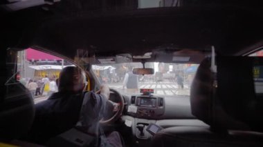 Takside ve Times Meydanı 'nda yaz aylarında New York' ta turistlerle çekilmiş insanların video görüntüleri.