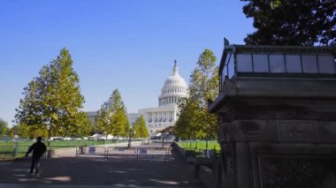 Güneşli bir günde Washington D.C. Capitol Hill 'de video çekimi.