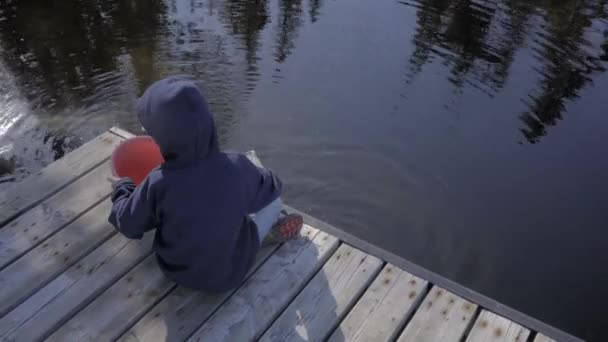 Menino Criança Pesca Partir Doca — Vídeo de Stock