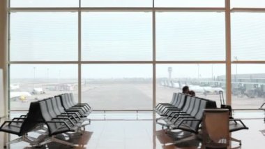 Havaalanındaki insanlar. 