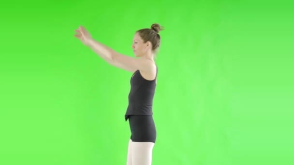 Fiatal Balerina Balett Tételeket Elő Zöld Vetítővásznon Chroma Key — Stock videók