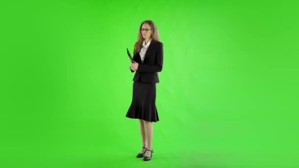Kaukázusi Üzletasszony Ellen Zöld Képernyő — Stock videók