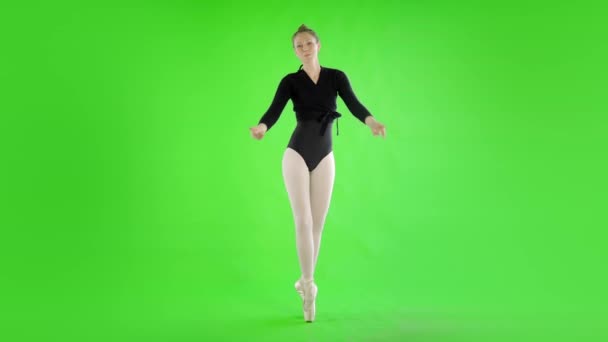 Ung Ballerina Utför Balett Rörelser Grön Skärm Chroma Key — Stockvideo