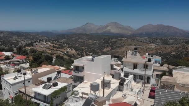 Hermoso Paisaje Urbano Rethymno Con Montañas Día Soleado Contra Cielo — Vídeos de Stock