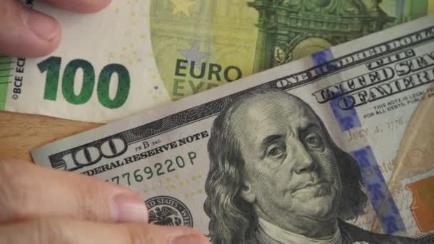 Порівняйте Euro Dollar One 100 Banknotes — стокове відео