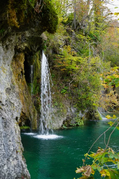 Ein Glitzernder Weißer Wasserfall Magisch Schöner Unberührter Natur — Stockfoto