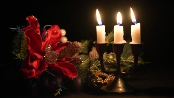 Festliches Stillleben Mit Kerze Als Hintergrund — Stockvideo