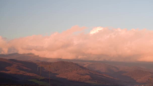 Caducidad Del Movimiento Las Nubes Nieve Sobre Las Montañas — Vídeo de stock