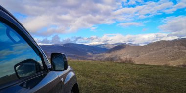 SUV travels the spring Carpathians