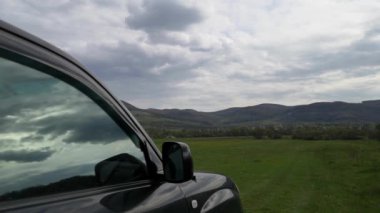 Ovadaki fırtınalı arazi aracı ile