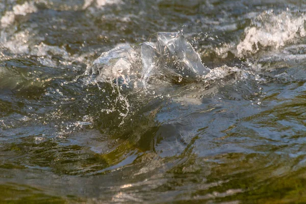 Czysta Woda Źródlana Górskiej Rzeki — Zdjęcie stockowe