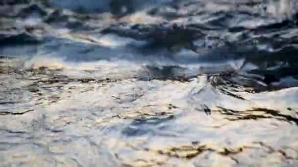Поверхня Гірської Річки Заході Сонця — стокове відео
