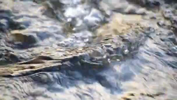 夕暮れ時の山河の水面 — ストック動画