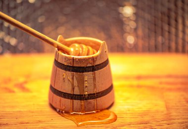 Küçük bir kova bal ile sakin bir hayat