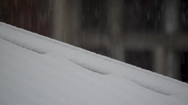 Téli Táj Város Teteje Nehéz Hóesésben — Stock videók