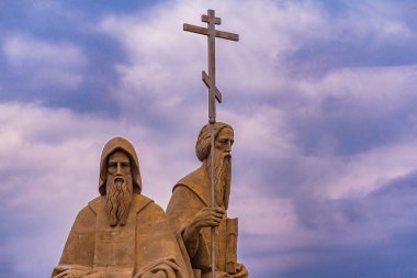 Svalyava, Transcarpathia, Ukrayna - 3 Mart 2024 - Havarilere Eşit Aziz Anıtı Cyril ve Methodius