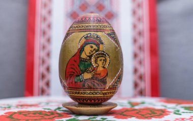 Paskalya, arka plan için boyanmış bir yumurta ile sakin bir hayat.