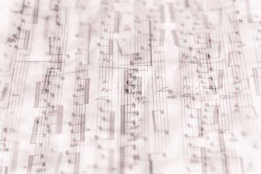Arka planda çift pozlama olan bir Bach parçasının müzik gösterimi