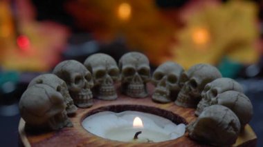 Cadılar Bayramı için tatil kartı geçmişi