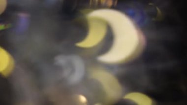 Sanat saçmalığıyla şenlikli bir arkaplan