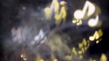 Sanat saçmalığıyla şenlikli bir arkaplan