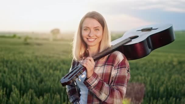 Front View Young Female Musician Standing Field Looking Camera Smiling — Stock Video
