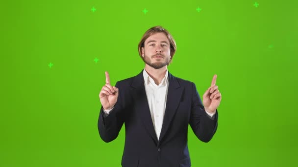 Framifrån Stilig Ung Man Klädd Kostym Poserar Studio Affärsman Som — Stockvideo