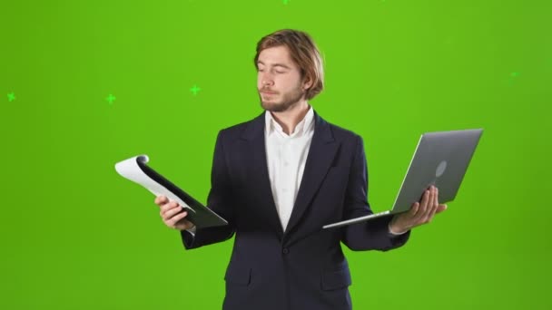 Přední Pohled Mladého Muže Kostýmu Košili Složkou Notebookem Hezký Obchodník — Stock video